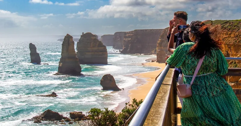 Great Ocean Road Tour with Deluxe Minibus