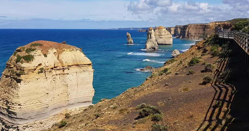 2-Day Great Ocean Road & 12 Apostles Tour